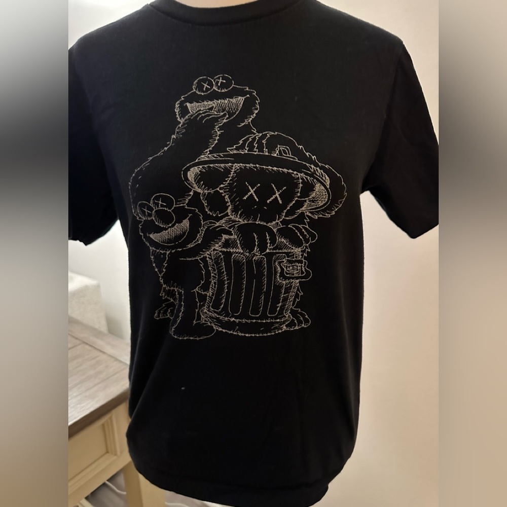 KAW x UNIQLO Sesame Street Trash Can Outline Tee - XXS